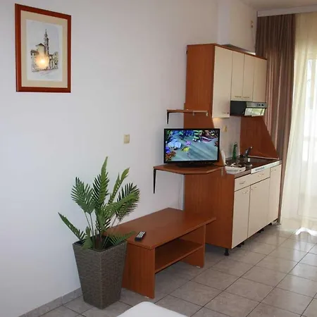 Dvor Apartamento *