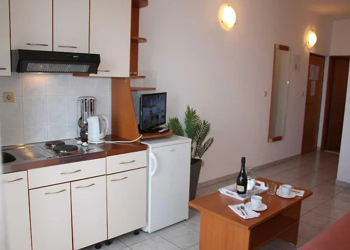Dvor *