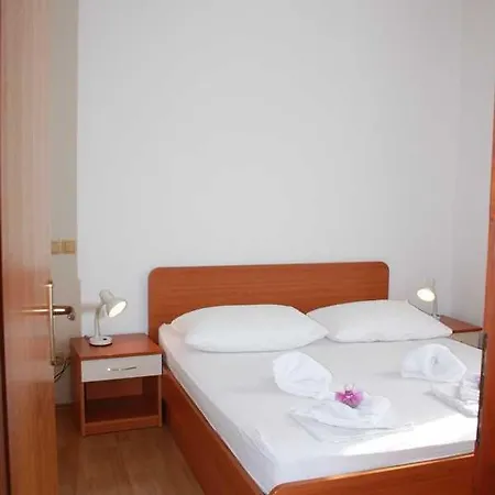 Apartman Dvor *